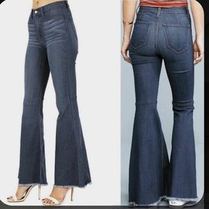 NWT Judy Blue Bell Bottom Jeans with Raw Hem 13/31